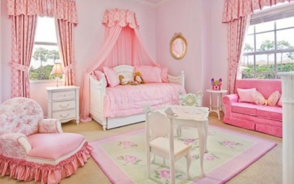 Mẫu 4: Phòng ngủ bé gái sử dụng lối trang trí cổ điển sang trọng mà vẫn rất đáng yêu