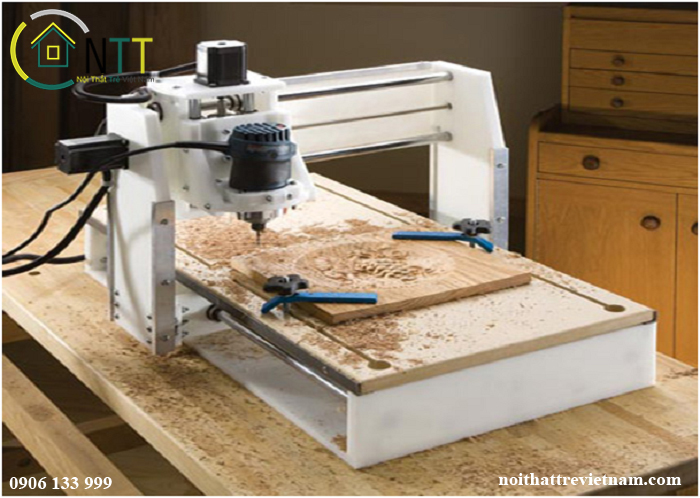​Một máy tạo hình 3D đang khắc họa tiết