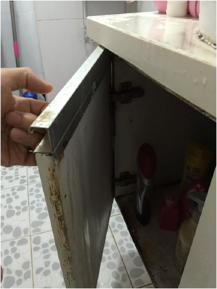 ​Gỗ bị tróc sơn